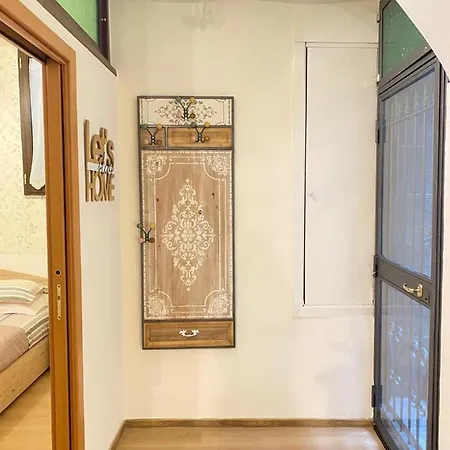Michy M'house * Naples